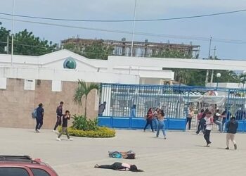 Ataque armado en la universidad de Santa Elena deja dos muertos