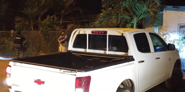 Detenido con vehículo reportado como robado.
