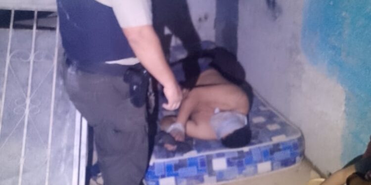 Policía logró rescatar a una familia que estaba secuestrada en una vivienda