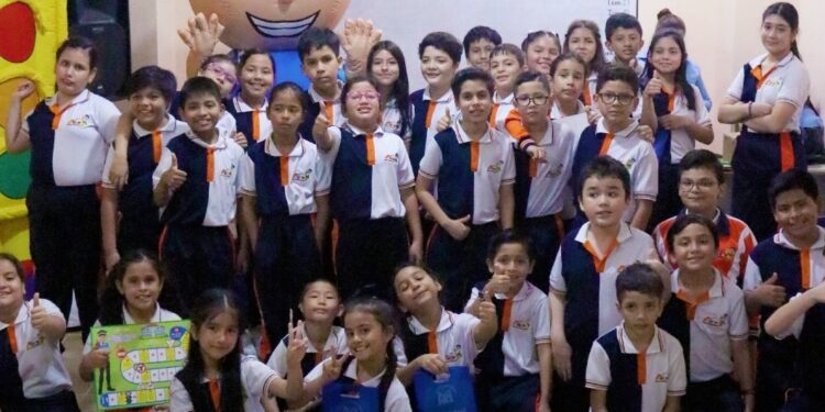 Movilidad Machala realizó una campaña educativa a los niños de Acuarela Escuela de Educación Básica Particular