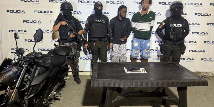Sujetos detenidos en poder de una pistola recibieron prisión preventiva