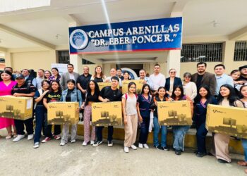 UTMACH fortalece su Campus Arenillas con equipos informáticos de última tecnología entregados por Prefectura