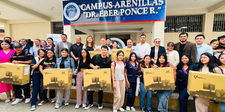 UTMACH fortalece su Campus Arenillas con equipos informáticos de última tecnología entregados por Prefectura