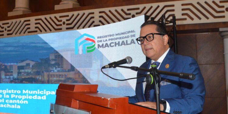 El registrador de la propiedad de Machala, Ab. Hugo Quevedo, presentó rendición de cuentas 2024