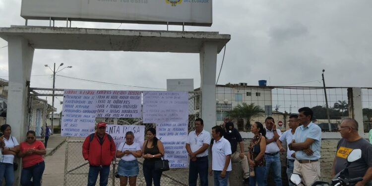 Hospital Santa Teresita en crisis: personal realiza plantón por falta de recursos