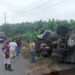 Una camioneta se volcó en la vía El Guabo – Pasaje