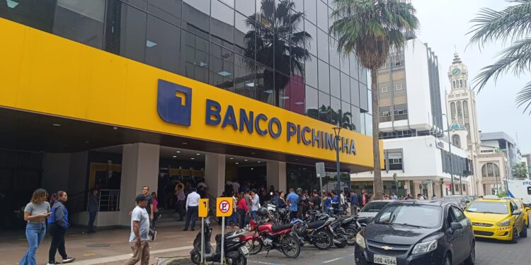 La Superintendencia de Bancos desmiente información sobre el cierre del Banco Pichincha