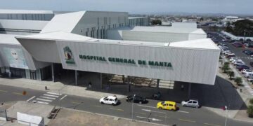 Cuñada de “Fito” es despedida del hospital del IESS en Manta