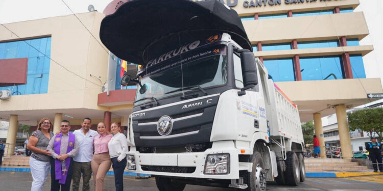Con sexta volqueta se fortalece el equipo caminero en Santa Rosa