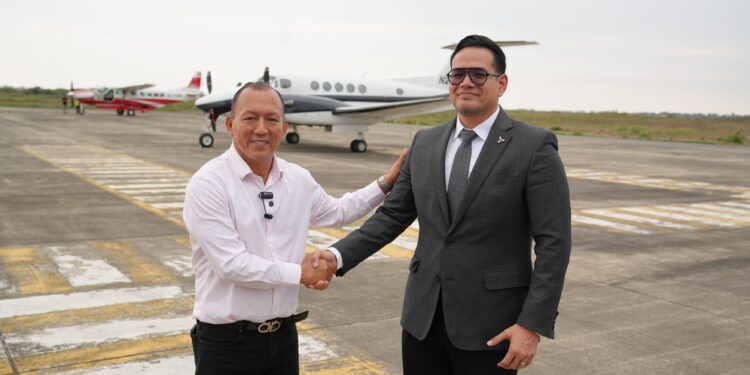 Prefectura y la DAC firman convenio para asfaltar pista de aterrizaje del Aeropuerto de Santa Rosa