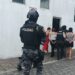 Policía libera a seis personas secuestradas en Mocache; una víctima fue asesinada en “ruleta rusa”