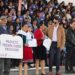 Gobierno Nacional impulsa desarrollo en Azuay con beneficios agrícolas y viviendas subvencionadas