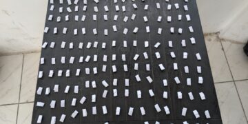 Dos sujetos aprehendidos con 183 sobres de sustancias ilícitas