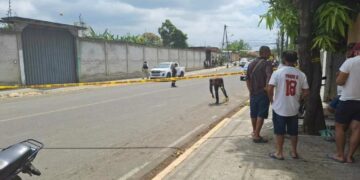 Un hombre fue asesinado mientras se dirigía a un colegio