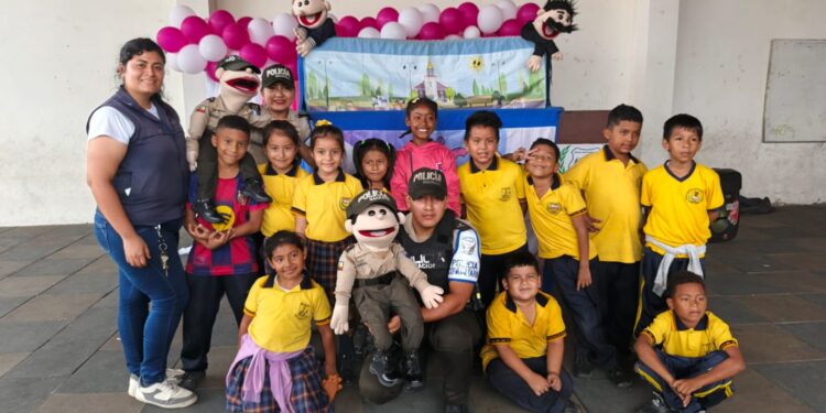 Policía Nacional realiza actividades de prevención en Machala