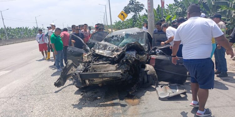 Grave accidente deja al menos cinco heridos