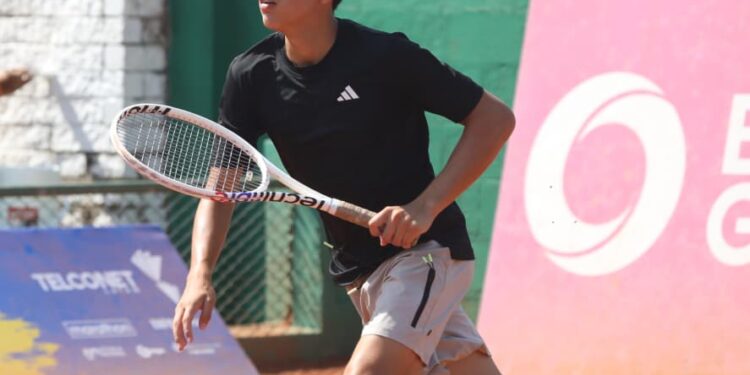 Claudio José Tenicela Gallardo campeón singles en Nacional G1 U14 Guayaquil