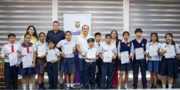 Gobernación de El Oro entrega Becas de Inglés