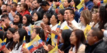 El Gobierno de Daniel Noboa incorpora al sistema nacional educativo 2.800 nuevos profesionales