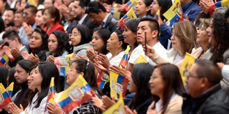 El Gobierno de Daniel Noboa incorpora al sistema nacional educativo 2.800 nuevos profesionales