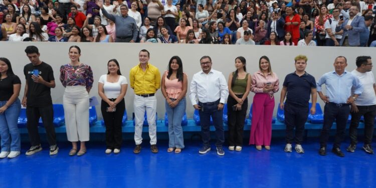 UTMACH entregó a la comunidad universitaria un coliseo totalmente repotenciado