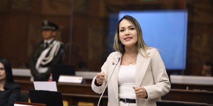 La Asambleísta Katherine Pacheco destaca la prioridad del cáncer infantil en el primer debate del Proyecto de Ley