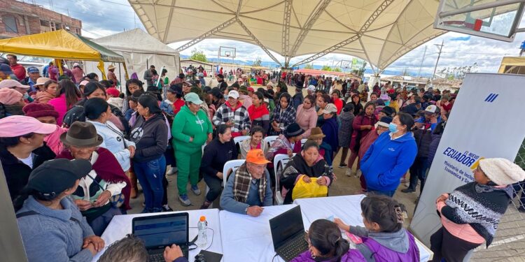 Brigadas sociales por el nuevo Ecuador benefician a más de 7.600 personas