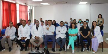 Hospital Teófilo Dávila conmemora el Día Mundial del Alzheimer con charlas médicas