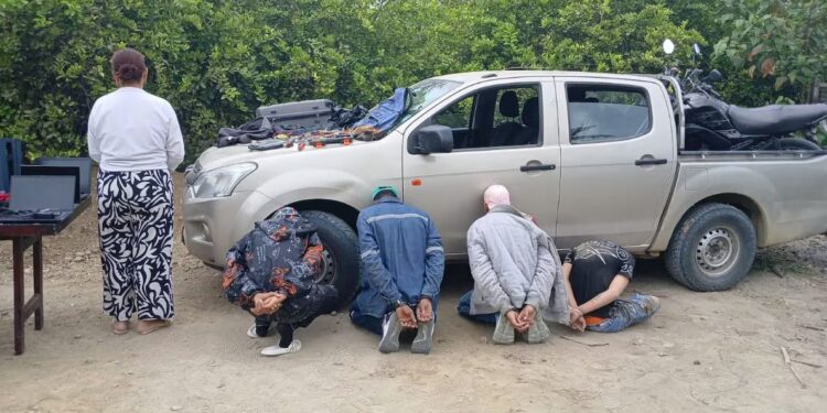 Sujetos se disfrazaban de policías para robar en domicilios