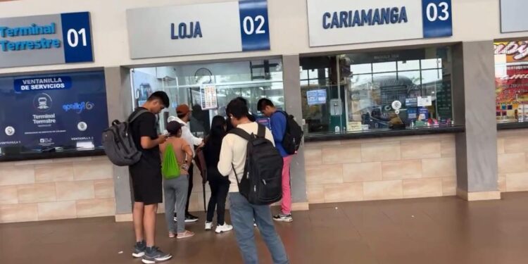 Detectan cobros indebidos en el terminal terrestre de Machala