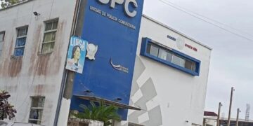 Asaltan UPC: Delincuentes roban arma de fuego a Policía