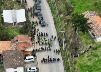 Comunidades indígenas bloquean acceso a Saraguro