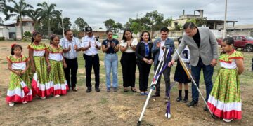 Construcción del cerramiento de la Escuela Las Brisas en Arenillas es una realidad