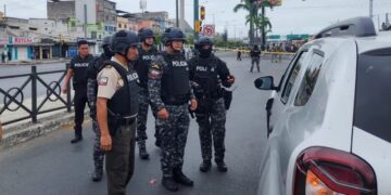 El carro abandonado en el sur de Guayaquil pertenece a un marino