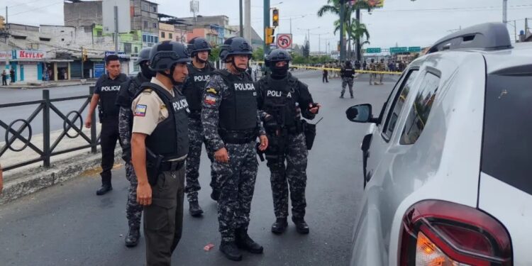 El carro abandonado en el sur de Guayaquil pertenece a un marino