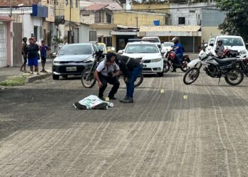 Sicarios mataron a un mecánico y un cliente en taller de motosSicarios mataron a un mecánico y un cliente en taller de motos