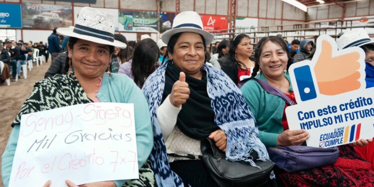 Presidente Noboa entrega 6.9 millones para impulsar la productividad en Cuenca