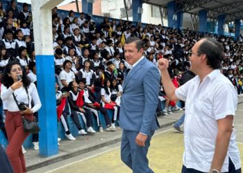 Gobernador de El Oro Inaugura Laboratorio de Computación en Unidad Educativa Ismael Pérez Pazmiño