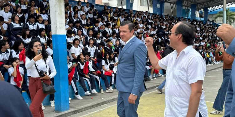 Gobernador de El Oro Inaugura Laboratorio de Computación en Unidad Educativa Ismael Pérez Pazmiño