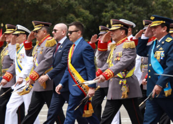 Reapareció Noboa al posesionar a nueva cúpula militar