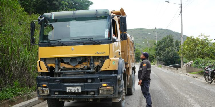 Portovelo lanza Operativo de Control para vehículos pesados