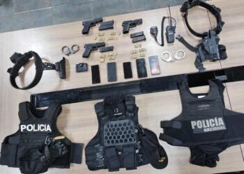 Tres Policías y dos civiles detenidos por presunto robo