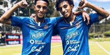Arsenal cierra la incorporación de los hermanos Edwin y Holger Quinteros