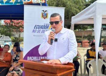 Mineduc invierte USD 78.000 y estrena laboratorio de Informática para cientos de estudiantes en Pasaje