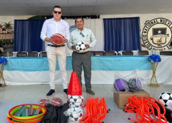 Minedec entrega kits deportivos a cinco instituciones educativas de Machala