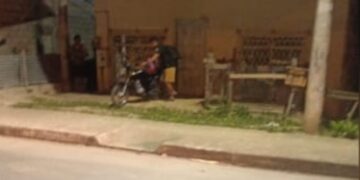Dos personas, entre ellas una menor, heridas luego que antisociales dispararon contra unos perros