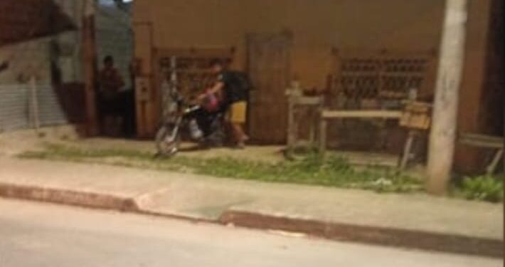 Dos personas, entre ellas una menor, heridas luego que antisociales dispararon contra unos perros