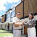Gobierno de Daniel Noboa recibe calificación internacional máxima por su plan de vivienda asequible y resiliente.
