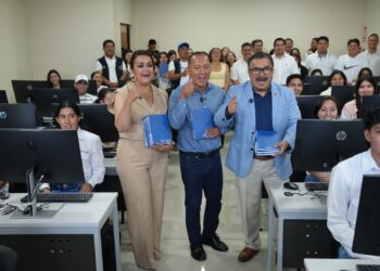Prefectura equipa el campus universitario de Piñas