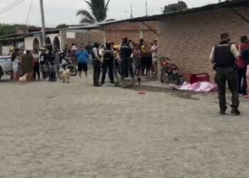 Lo asesinaron frente a la iglesia en Manta